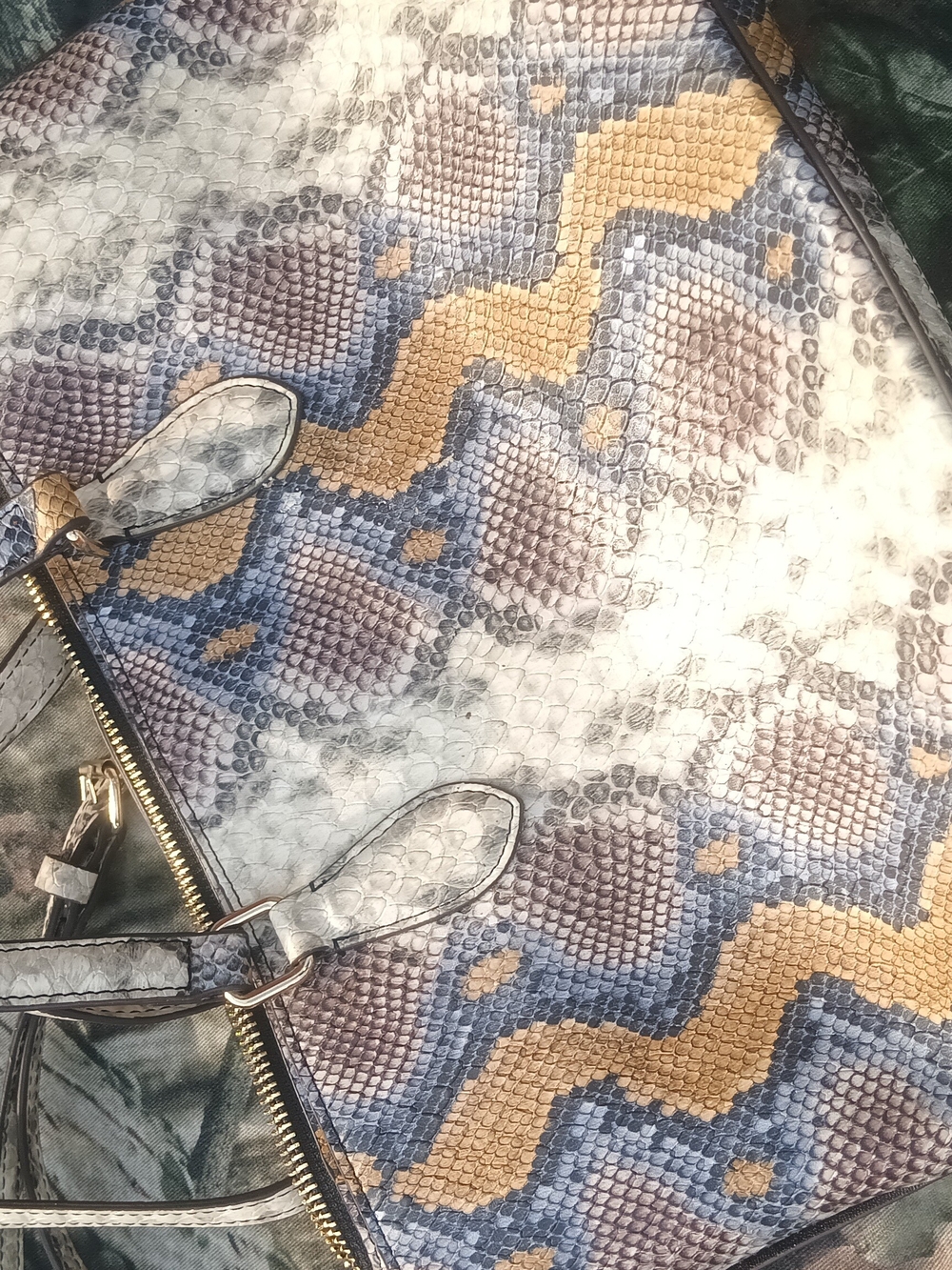 kate spade Snake Animal Print Satchel Top Handle Zip Lined Pockets Blue